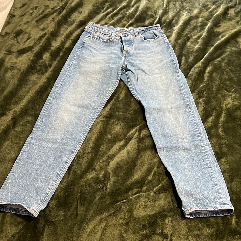 Levi wedgie jean